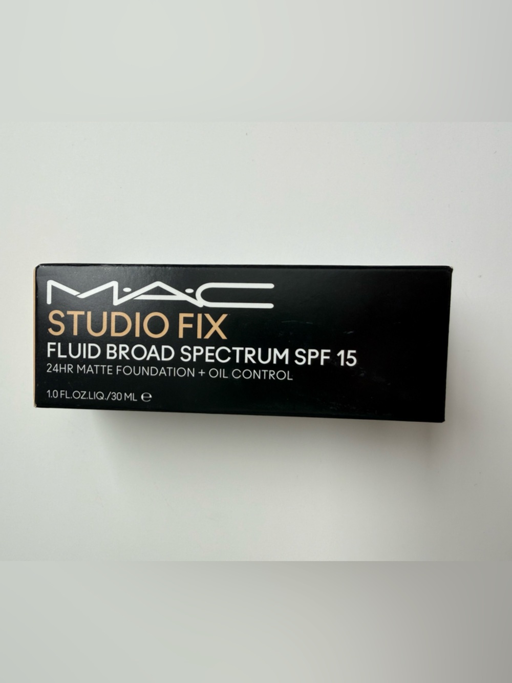 MAC Studio Fix Fluid Broad Spectrum SPF 15 Foundation - N6.5